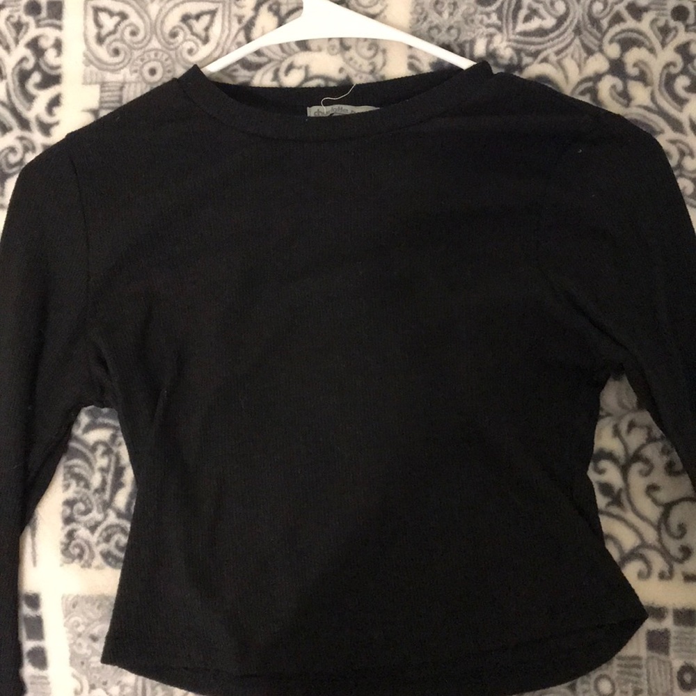 cropped black long sleeve